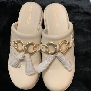 Circus by Sam Edelman Cream Mules with Gold Chain Detail. New never used.